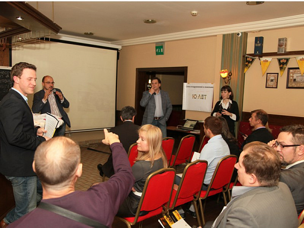 Пресс-клуб в Ярославле в честь 10-летия местного филиала "Билайн" Пресс-клуб в Ярославле в честь 10-летия местного филиала "Билайн"